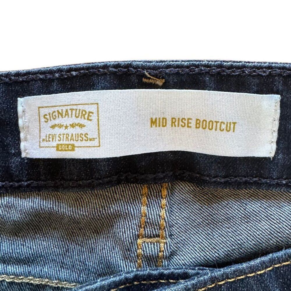 Signature by Levi Strauss Mid‑Rise Bootcut Jeans - Size 18 Short, Dark Wash - Picture 5 of 8